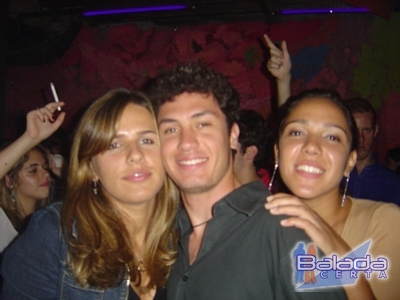 Balada: Fotos de sexta-feira na Ibiza