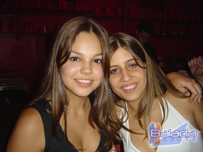 Balada: Fotos de sexta-feira na Ibiza