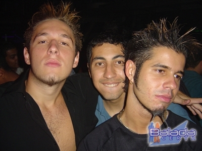 Balada: Fotos de sexta-feira na Ibiza