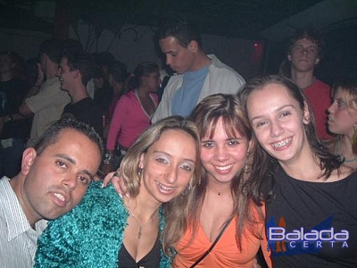 Balada: Fotos do Feriado na Ibiza