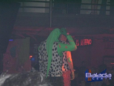 Balada: Fotos do Feriado na Ibiza