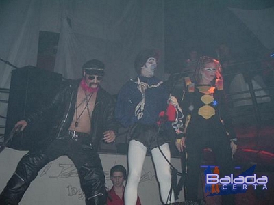 Balada: Fotos do Feriado na Ibiza