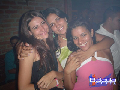 Balada: Fotos de sexta-feira no Santa Faria