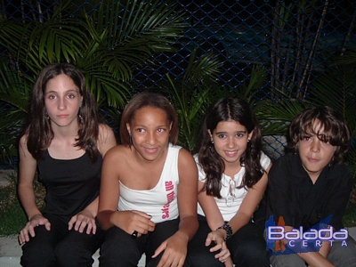 Balada: Fotos da Festa do Preto e Branco do Colgio Universitrio
