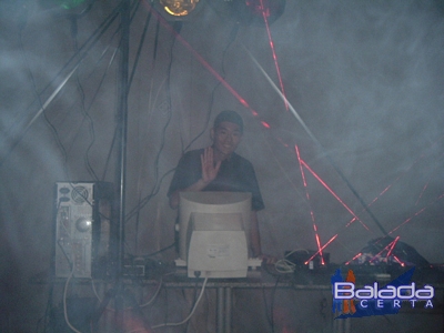 Balada: Fotos da Festa do Preto e Branco do Colgio Universitrio