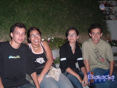 Balada: Fotos da Festa do Preto e Branco do Col�gio Universit�rio