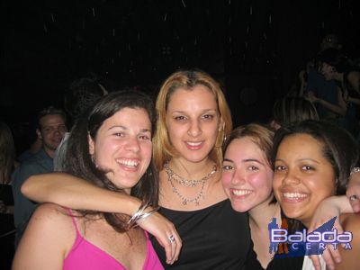 Balada: Fotos de Sbado no Happy News