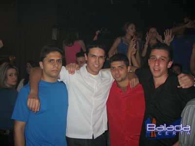 Balada: Fotos de Sbado no Happy News
