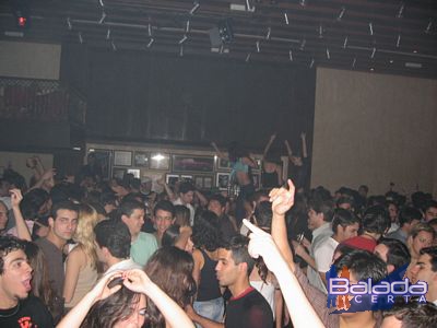 Balada: Fotos de Sbado no Happy News