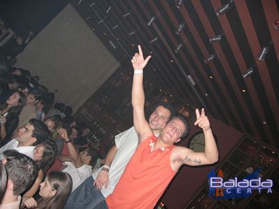 Balada: Fotos de Sbado no Happy News