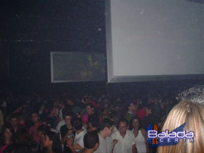 Balada: Fotos de Segunda-feira, feriado, na e-muzik