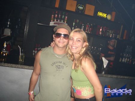 Balada: Fotos de quinta-feira na e-muzik