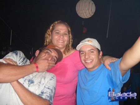 Balada: Fotos de quinta-feira na e-muzik