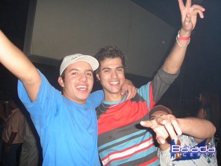 Balada: Fotos de quinta-feira na e-muzik