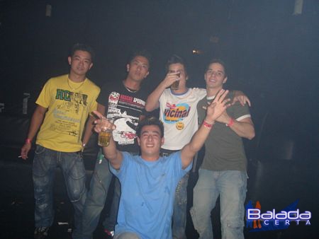 Balada: Fotos de quinta-feira na e-muzik