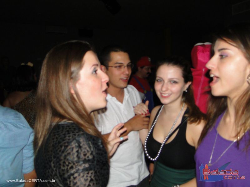 Balada: Fotos da festa a fantasia no bano em So Paulo/SP