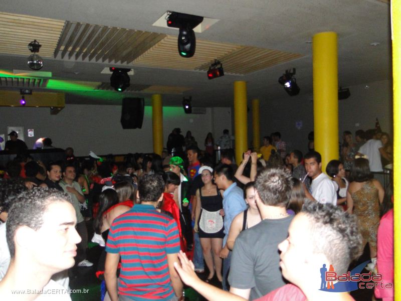 Balada: Fotos da festa a fantasia no bano em So Paulo/SP