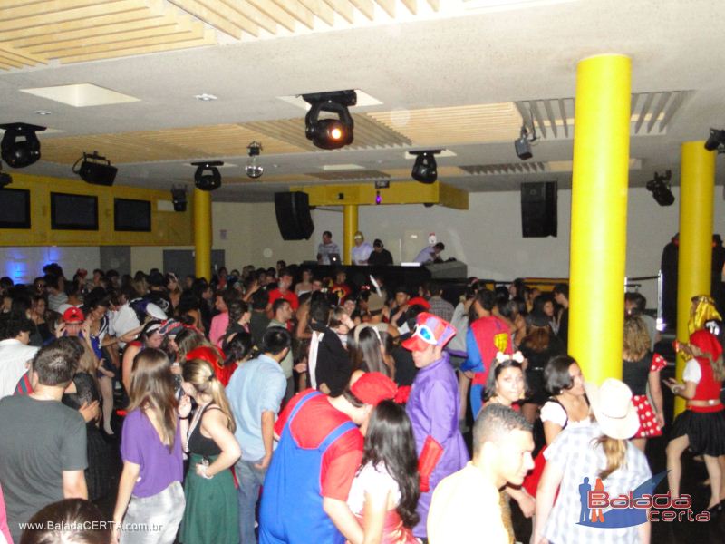 Balada: Fotos da festa a fantasia no bano em So Paulo/SP