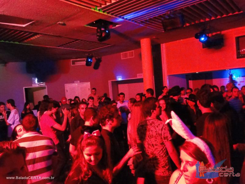 Balada: Fotos da festa a fantasia no bano em So Paulo/SP
