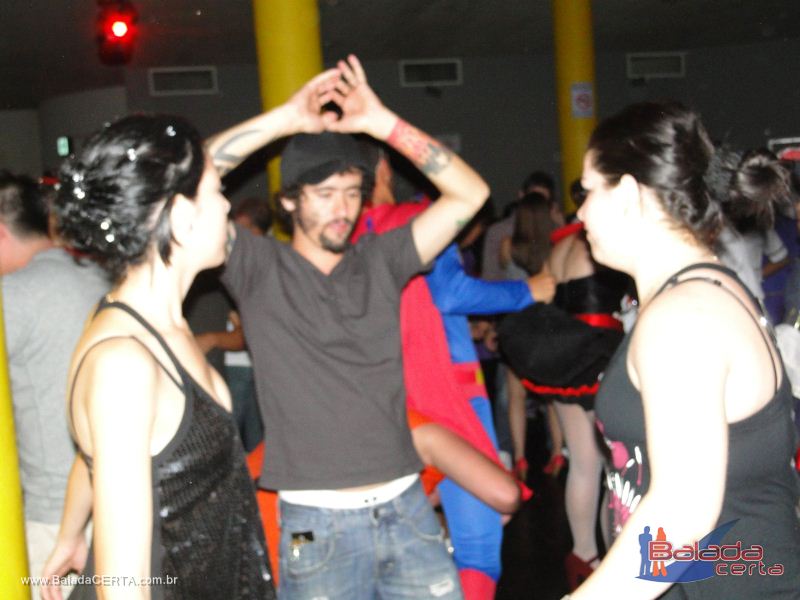 Balada: Fotos da festa a fantasia no bano em So Paulo/SP