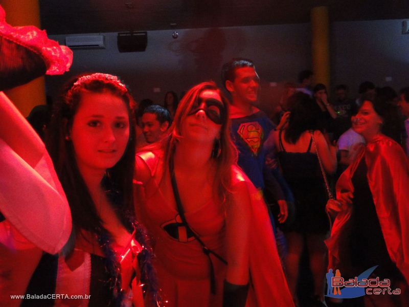 Balada: Fotos da festa a fantasia no bano em So Paulo/SP