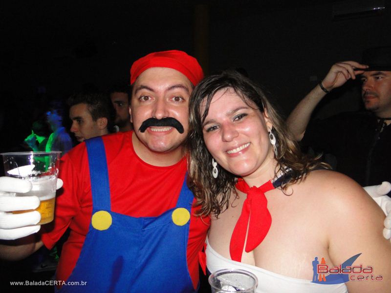 Balada: Fotos da festa a fantasia no bano em So Paulo/SP