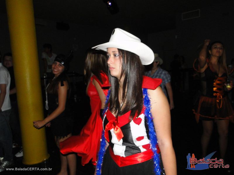 Balada: Fotos da festa a fantasia no bano em So Paulo/SP