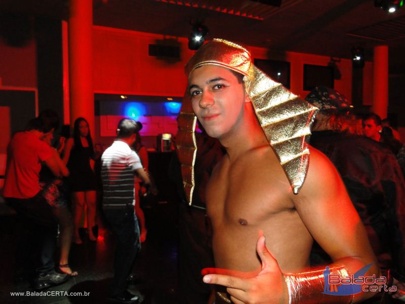 Balada: Fotos da festa a fantasia no bano em So Paulo/SP
