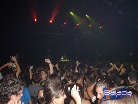 Balada: Fotos de Sexta-feira no Planet Pop Festival 2005