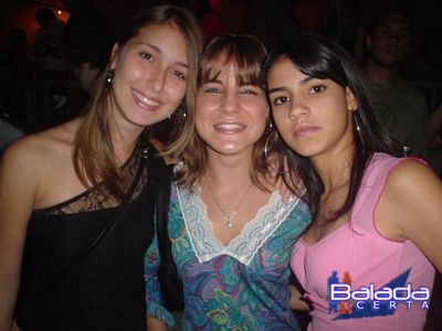 Balada: Fotos de Domingo na DRepblica com o show do Batom na Cueca e Jeito Moleque