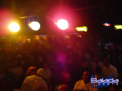 Balada: Fotos do show do grupo Um toque a mais no Splash Bar
