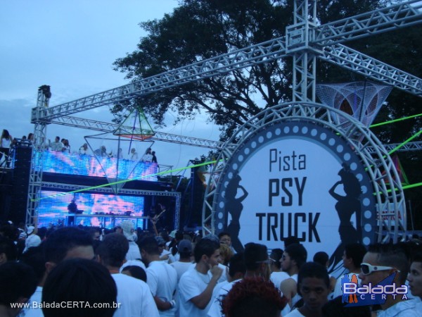 Balada: Fotos do mega evento Spirit of London White no Sambdromo Anhembi em So Paulo/SP