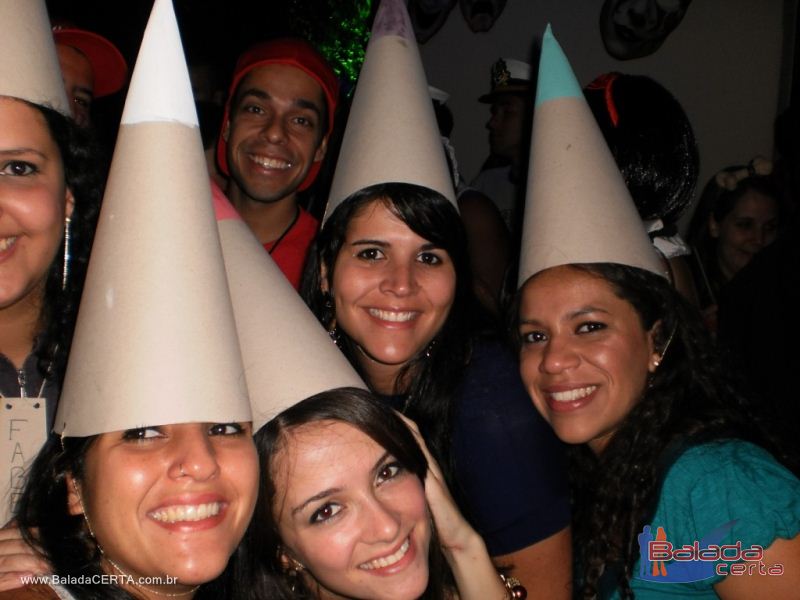 Balada: Fotos da festa a fantasia na Repblica Chaparral em Ouro Preto/MG