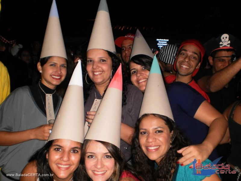 Balada: Fotos da festa a fantasia na Repblica Chaparral em Ouro Preto/MG