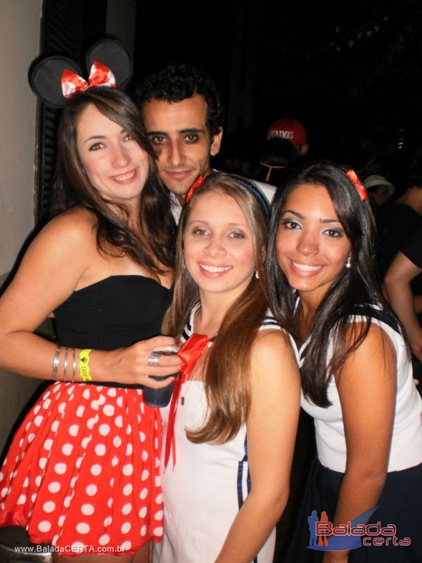 Balada: Fotos da festa a fantasia na Repblica Chaparral em Ouro Preto/MG