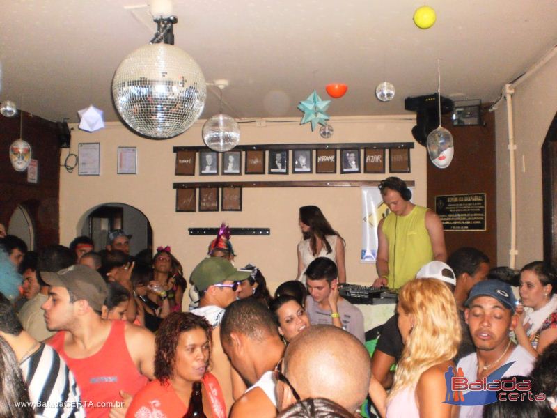 Balada: Fotos da festa a fantasia na Repblica Chaparral em Ouro Preto/MG