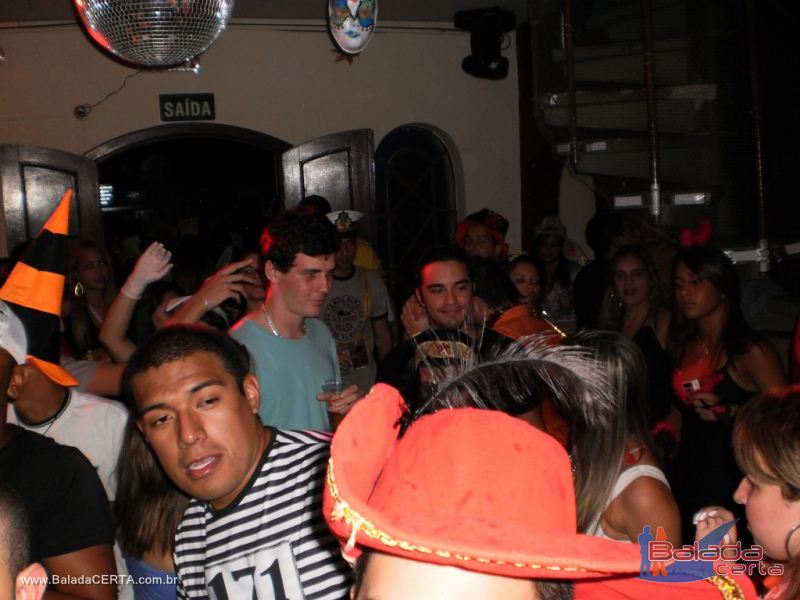 Balada: Fotos da festa a fantasia na Repblica Chaparral em Ouro Preto/MG