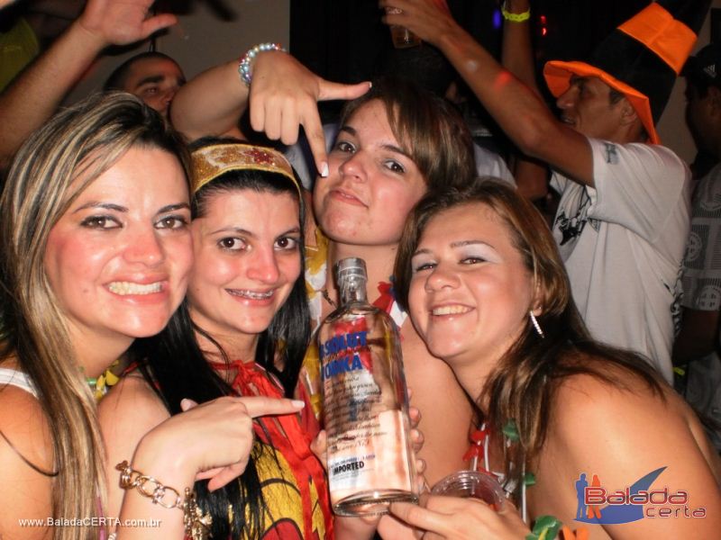 Balada: Fotos da festa a fantasia na Repblica Chaparral em Ouro Preto/MG