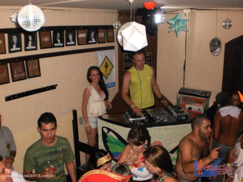 Balada: Fotos da festa a fantasia na Repblica Chaparral em Ouro Preto/MG