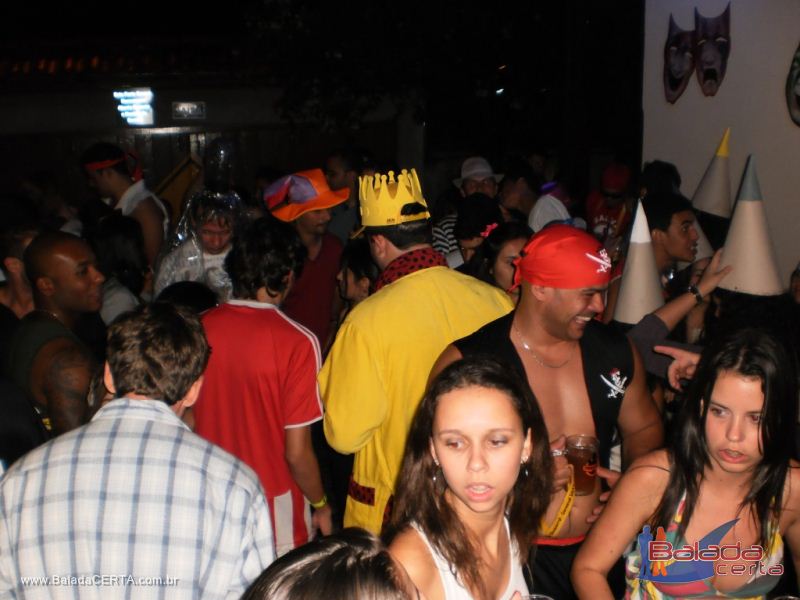 Balada: Fotos da festa a fantasia na Repblica Chaparral em Ouro Preto/MG