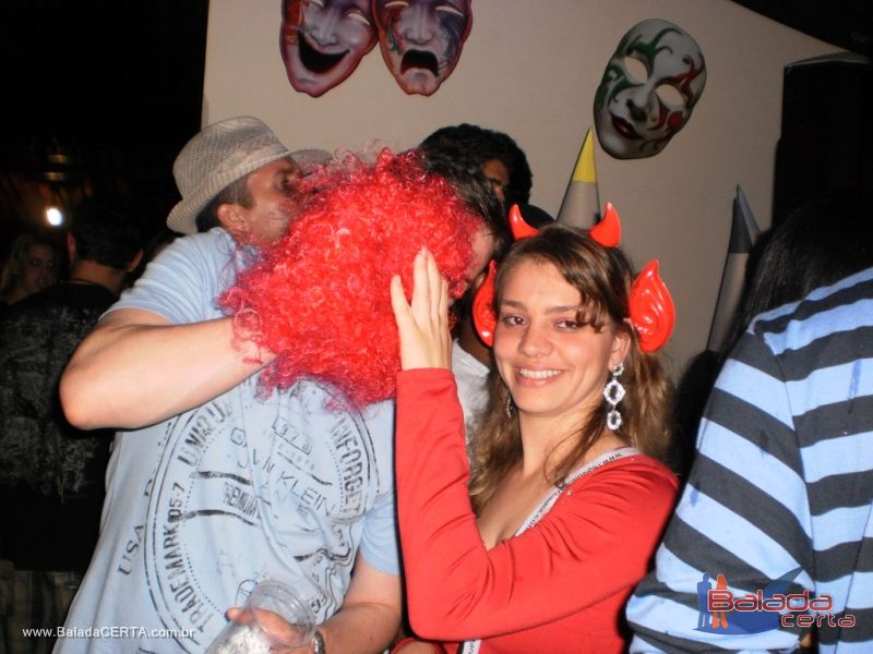 Balada: Fotos da festa a fantasia na Repblica Chaparral em Ouro Preto/MG
