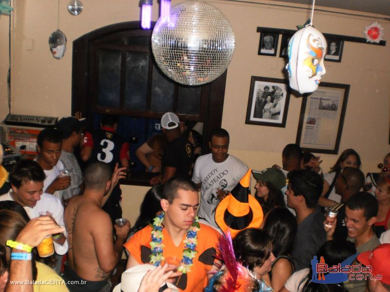 Balada: Fotos da festa a fantasia na Repblica Chaparral em Ouro Preto/MG