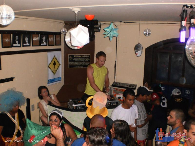 Balada: Fotos da festa a fantasia na Repblica Chaparral em Ouro Preto/MG