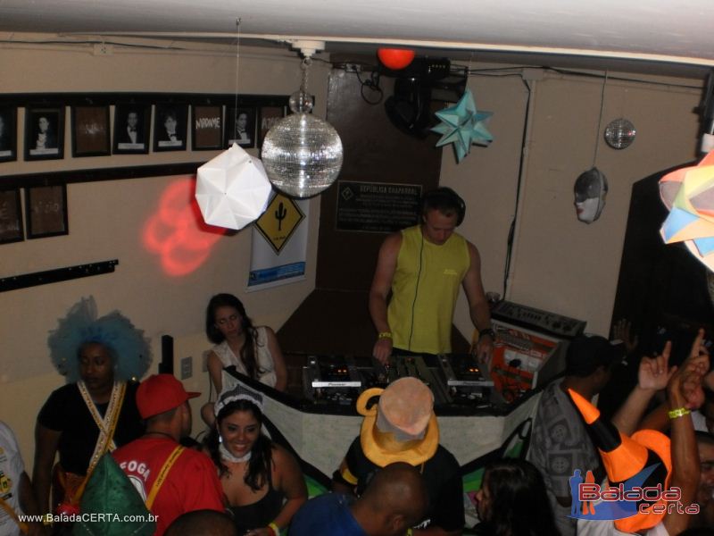 Balada: Fotos da festa a fantasia na Repblica Chaparral em Ouro Preto/MG