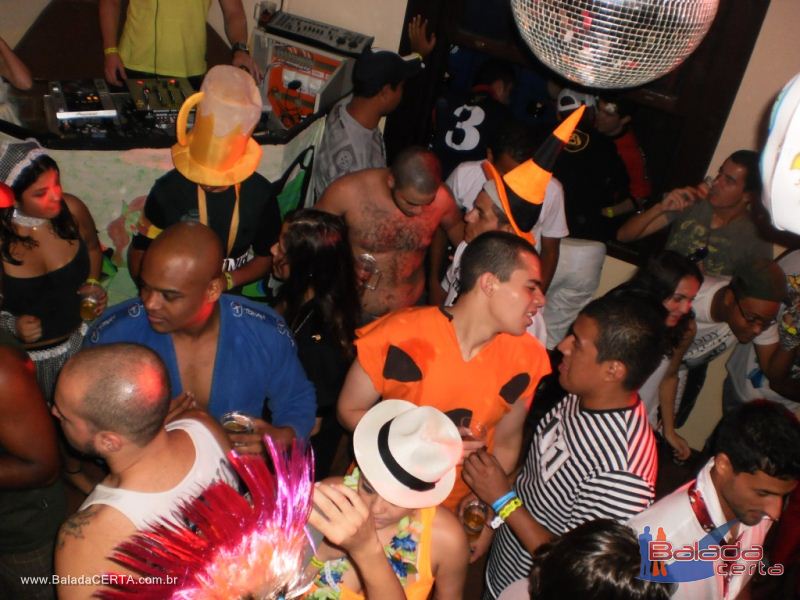 Balada: Fotos da festa a fantasia na Repblica Chaparral em Ouro Preto/MG