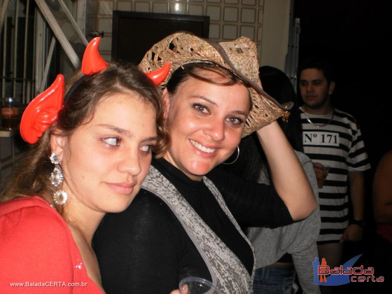 Balada: Fotos da festa a fantasia na Repblica Chaparral em Ouro Preto/MG