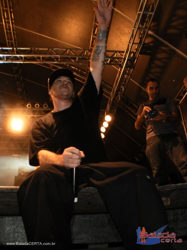 Balada: Fotos do  show do Charlie Brown Jnior no Bloco Chapado em Ouro Preto/MG