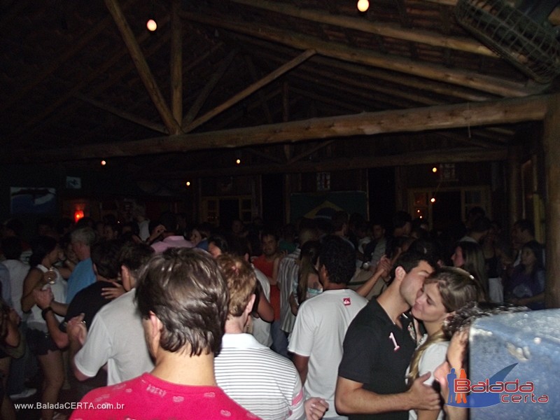 Balada: Fotos de tera-feira na De Raiz com a Banda Vamo Q Vamo em Floripa/SC