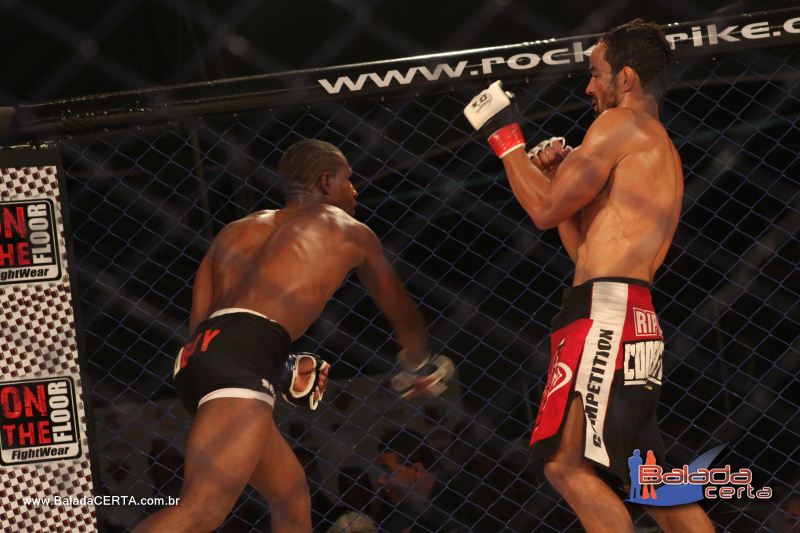 Balada: Bras�lia Rodeio Show - ROCKSTRIKE MMA - Parque Le�o - DF