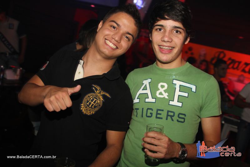 Balada: Fotos de Sexta no Brazucas Bar com Guilherme & Giulliano - �guas Claras - DF